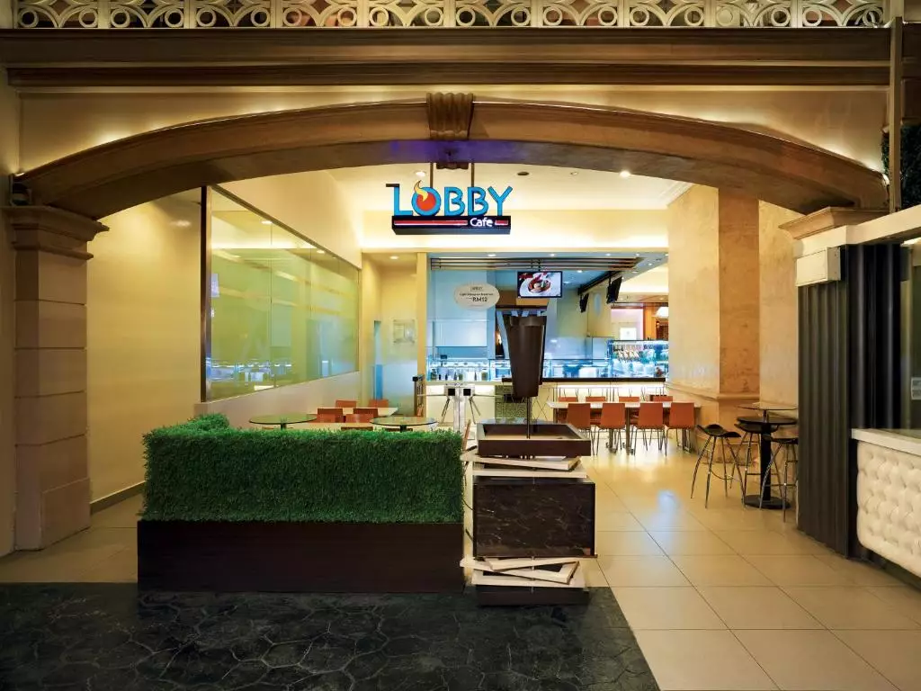 هتل فرست ورد