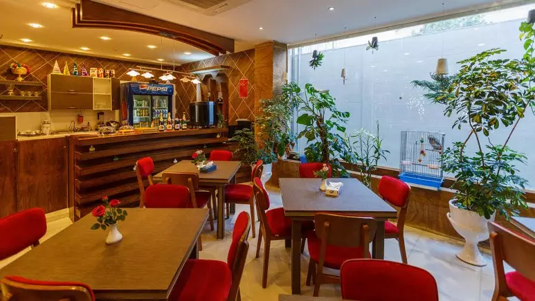 هتل جهان نما