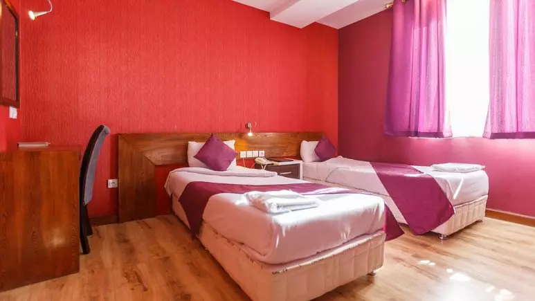 هتل جهان نما