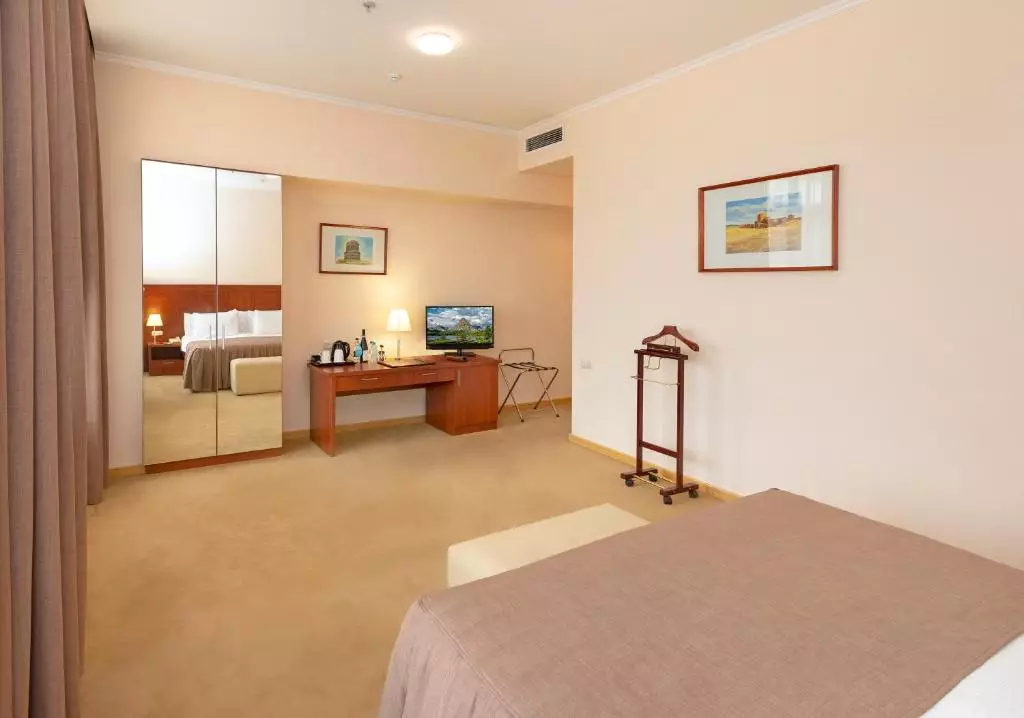 هتل آنی پلازا