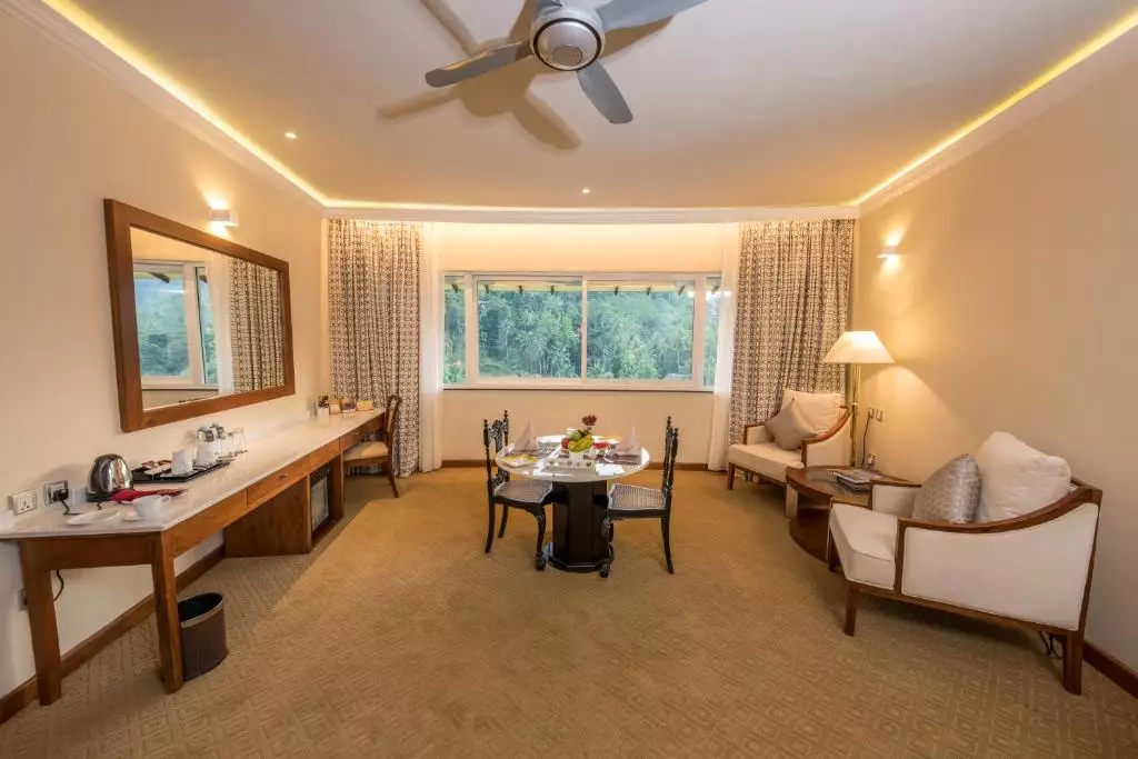 هتل ارلز ریجنت