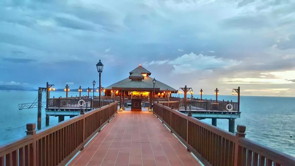 هتل برجایا لنکاوری رویزورت