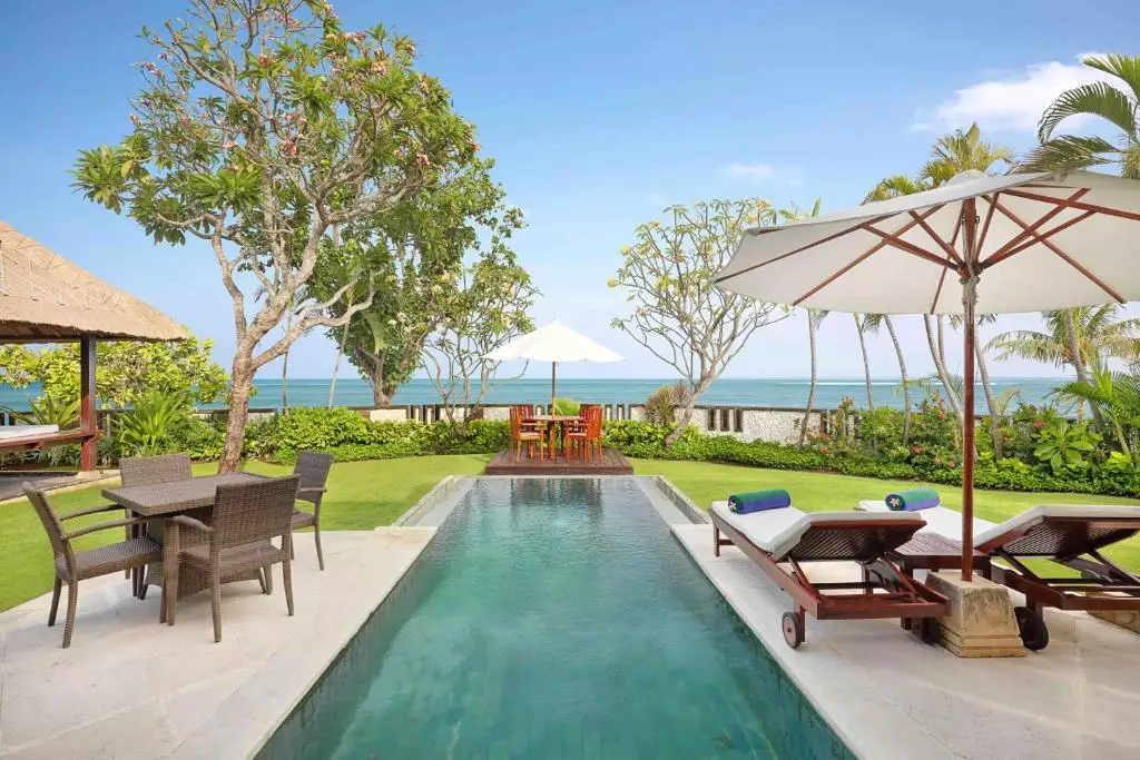 دیسکاوری کارتیکا پلازا