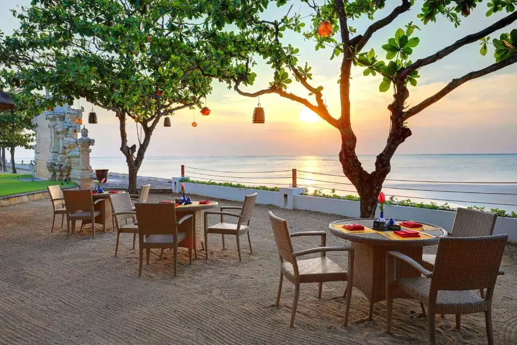 دیسکاوری کارتیکا پلازا