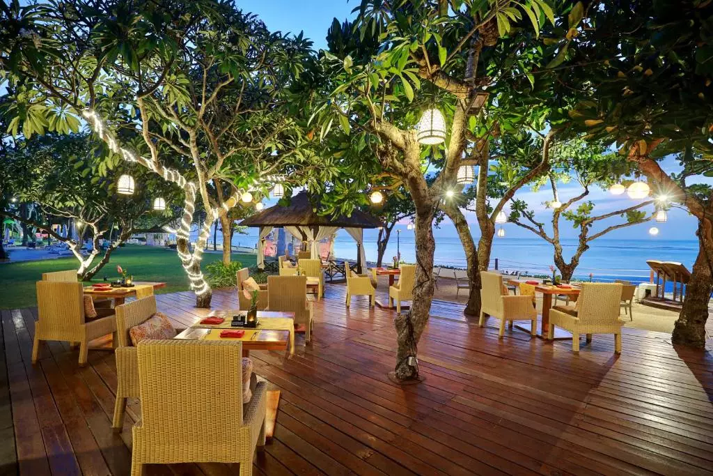 دیسکاوری کارتیکا پلازا