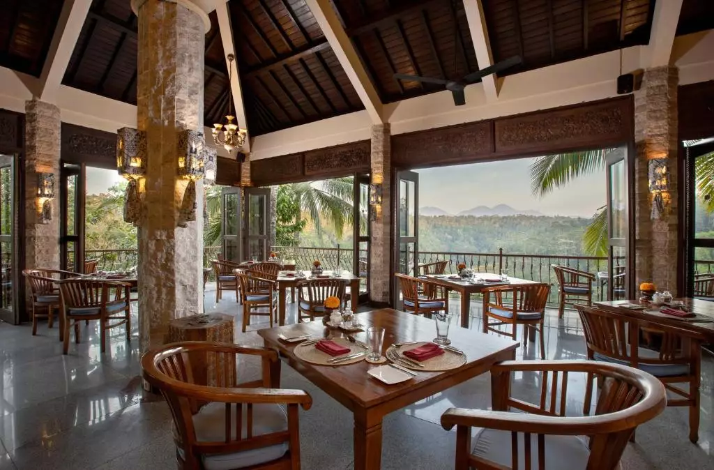 آیونگ ریزورت