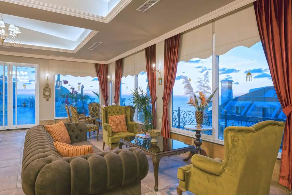 هتل آنتیک رومان پالاس