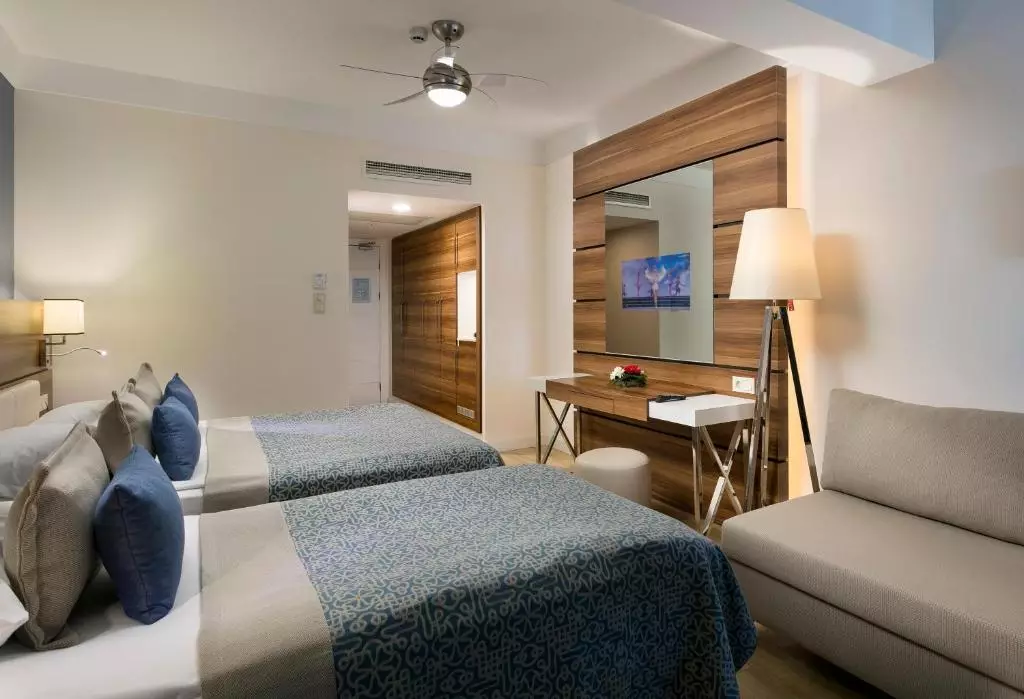 هتل لیماک آتلانتیس