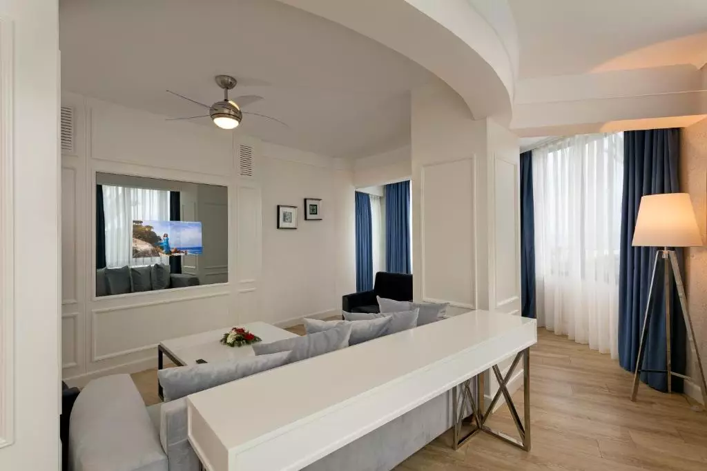 هتل لیماک آتلانتیس