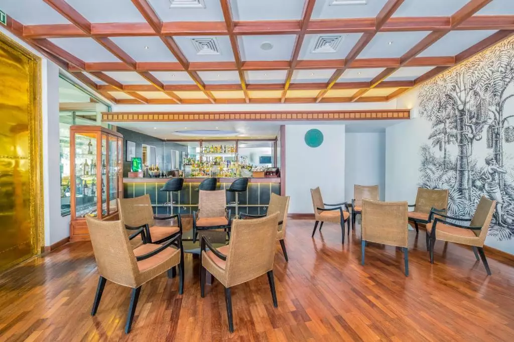 هتل ارلز ریجنت