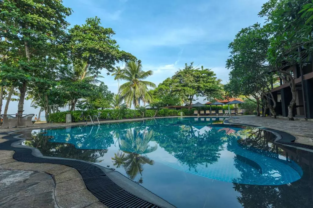 هتل ارلز ریف برووالا