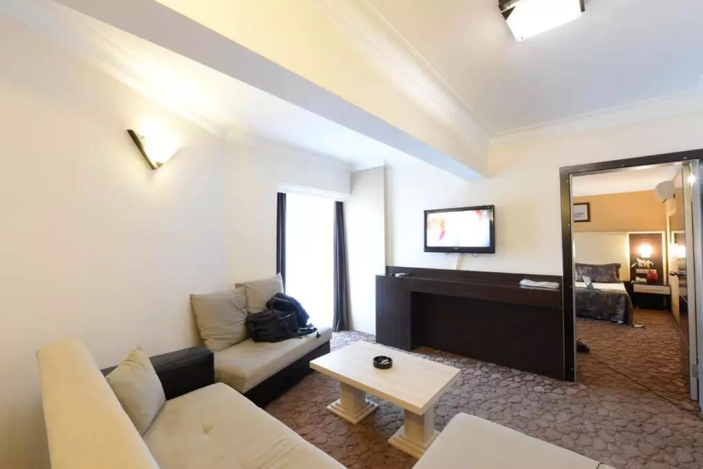 هتل ایسمیرا