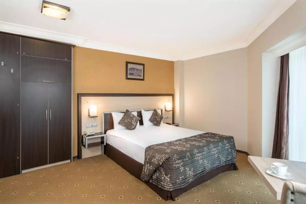 هتل ایسمیرا