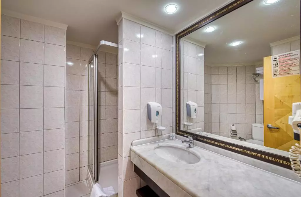 هتل سی لایف بوکت ریزورت اند بیچ