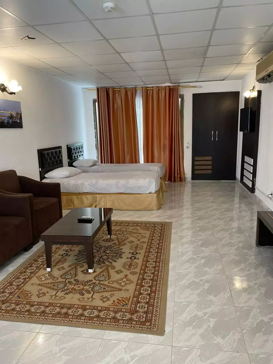 هتل ابادگران