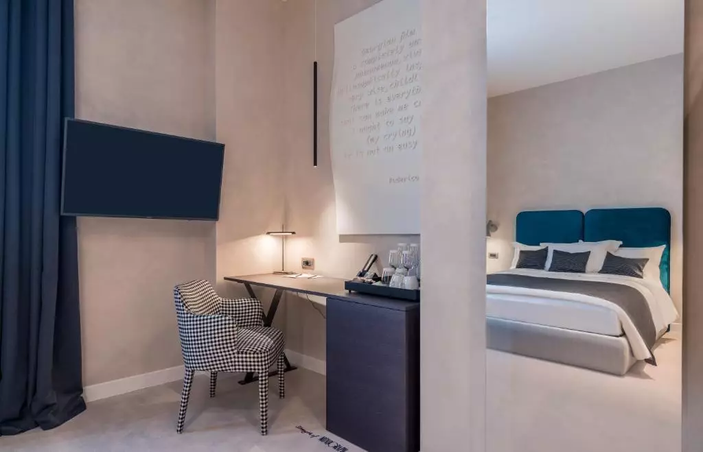 هتل مونوگراف فیری دان اسکواِر تفلیس