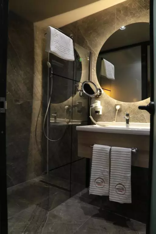 هتل پاساپورت پیر