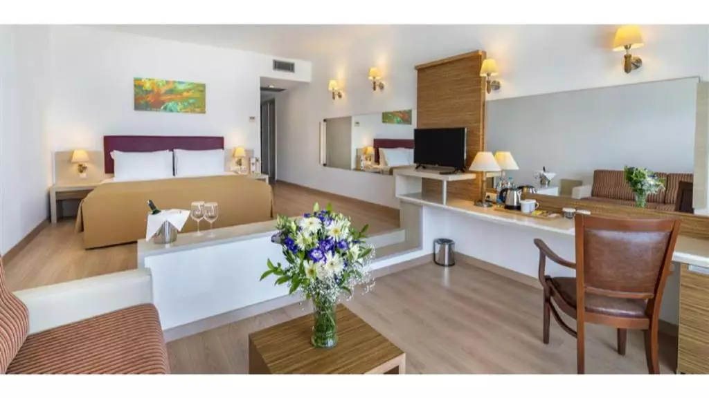 آزور بای یلکن