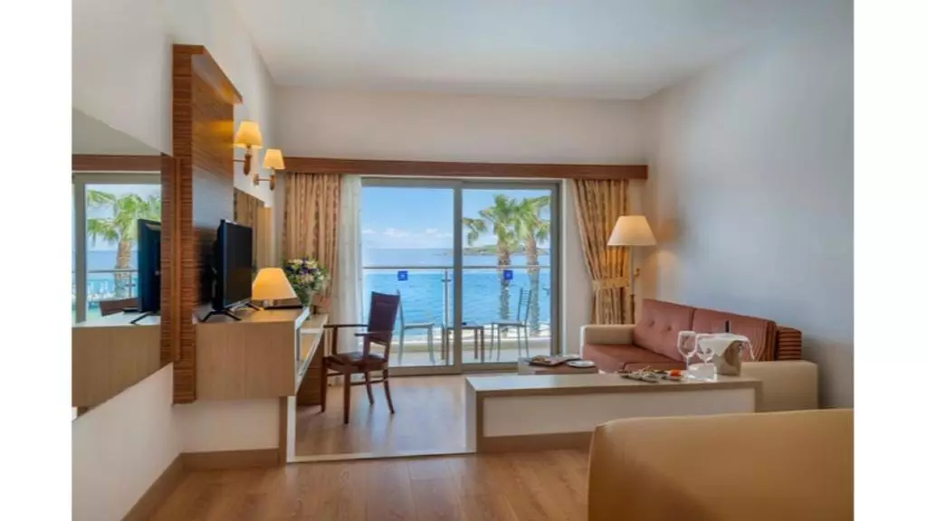 آزور بای یلکن