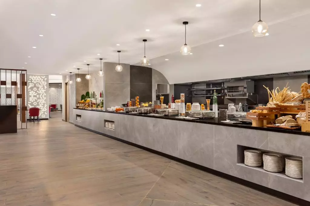 هتل رامادا انکر بای ویندهام الغبره مسقط