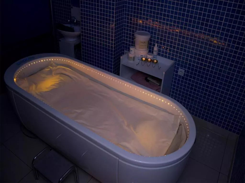 هتل آکواتک ریزورت اند اسپا