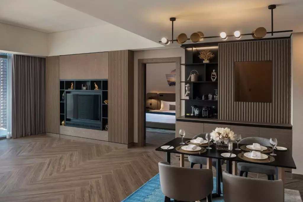 هتل پارامونت میدتاون دبی