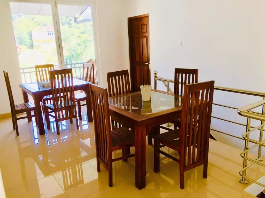 هتل امپایر والی