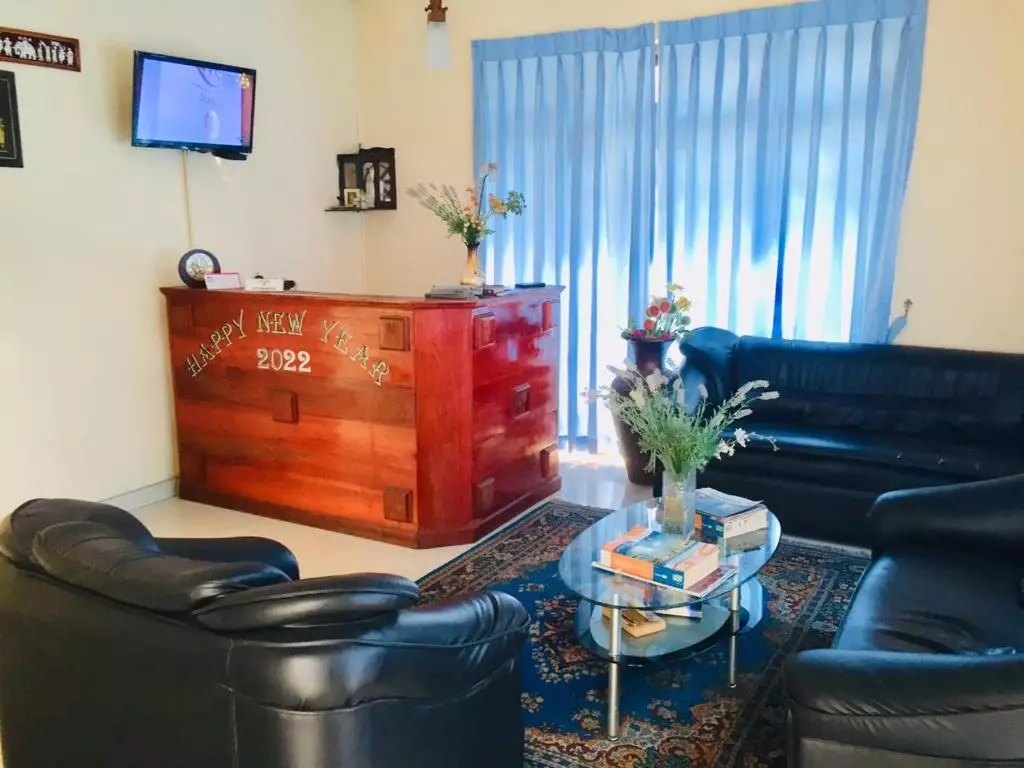 هتل امپایر والی