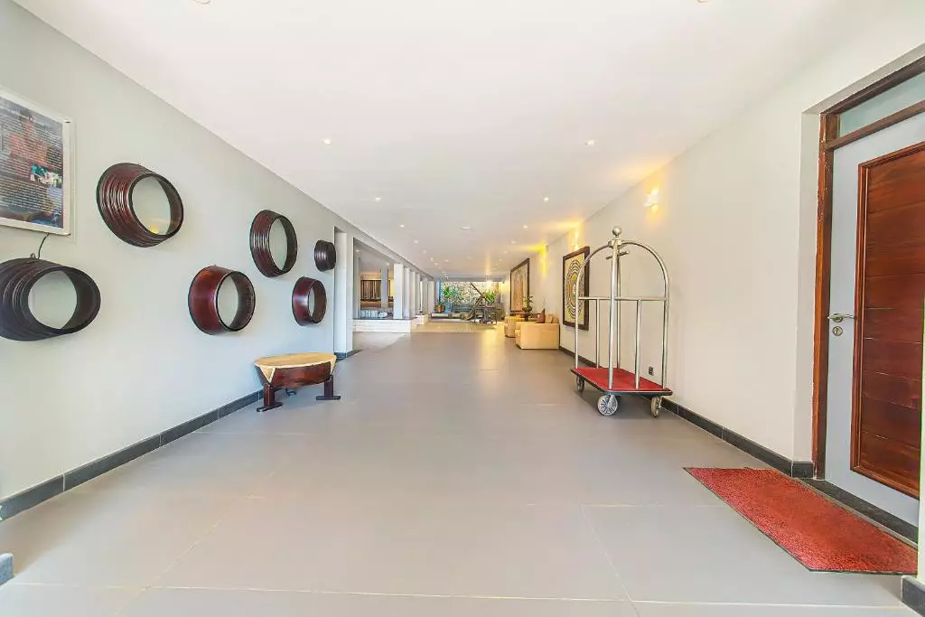 هتل ارلز ریف برووالا