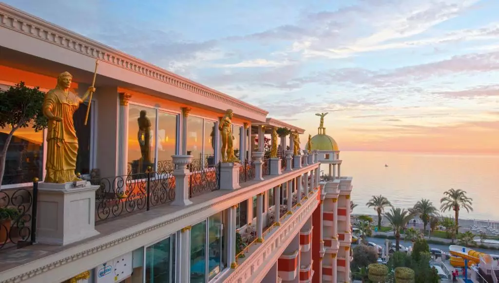 هتل آنتیک رومان پالاس