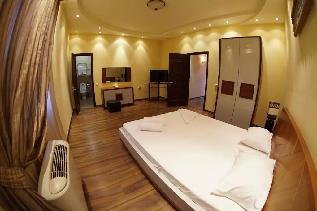 هتل آرمنین ویلیج پارک