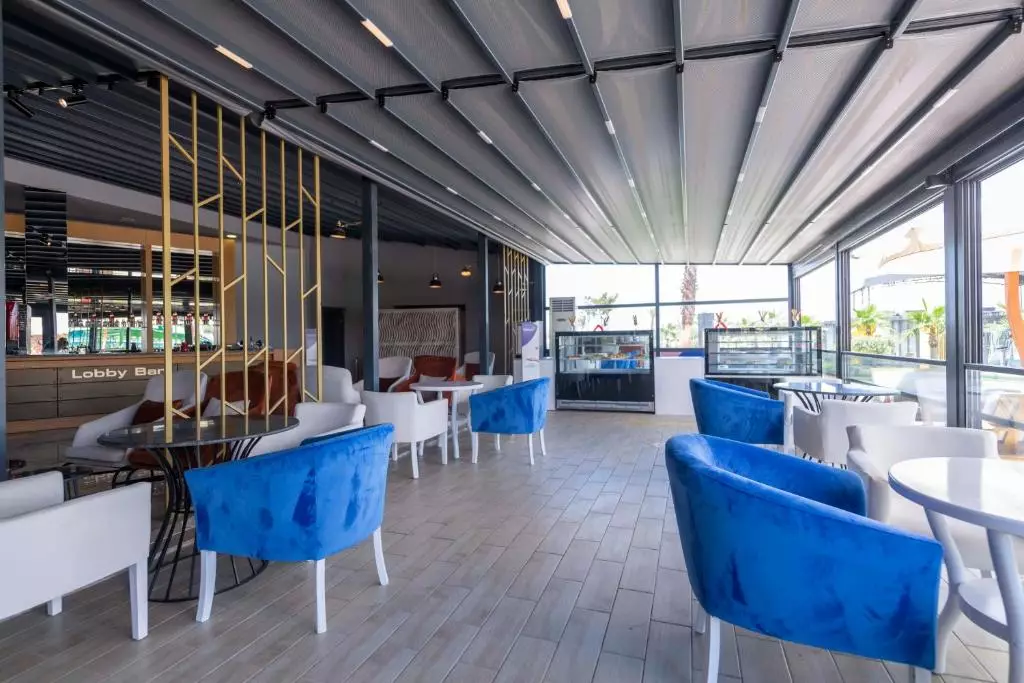 هتل جورا لارا (رویال تاورز سابق)