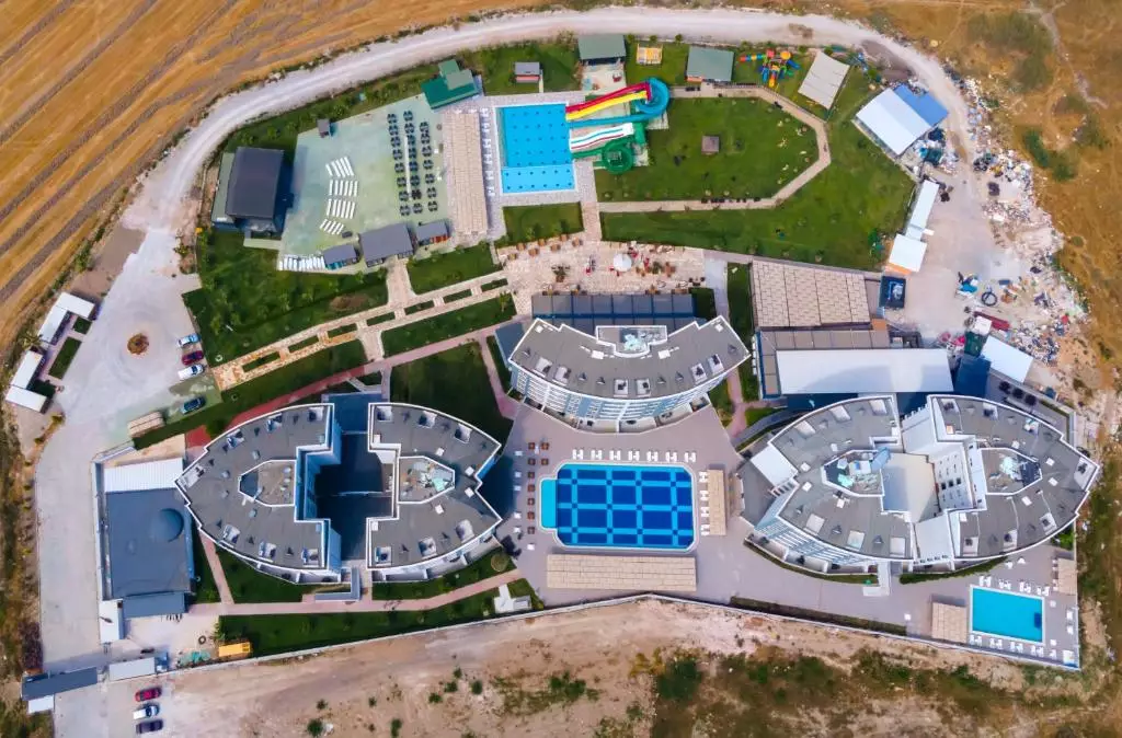 هتل جورا لارا (رویال تاورز سابق)