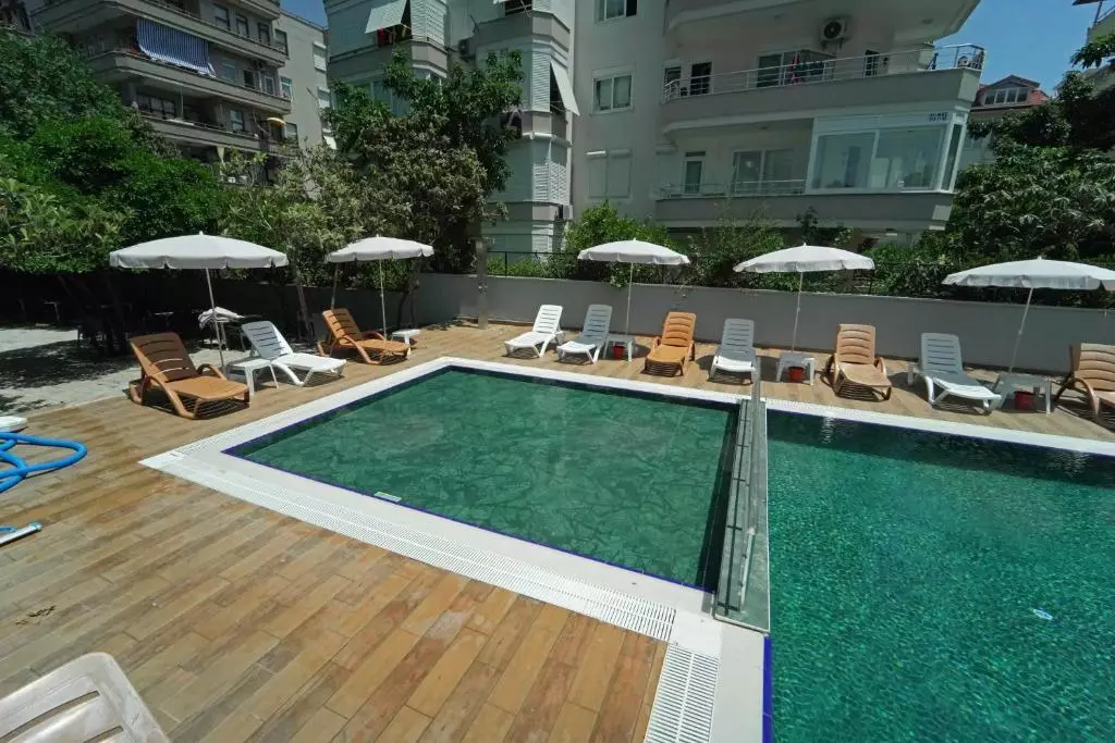 هدف کلوپاترا گولدن سان