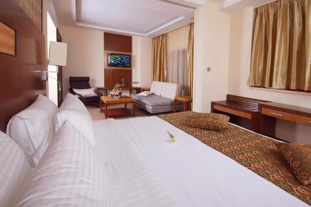 هتل سان اند سندز داون تاون