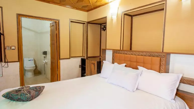 هتل سنتی نیایش