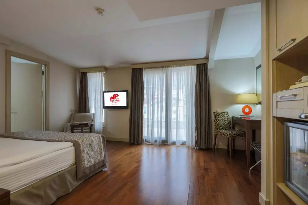 هتل نیزا پارک