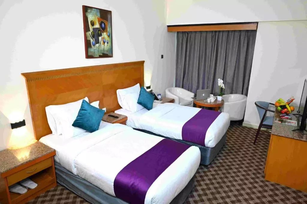 هتل لی پارادایس پالاس