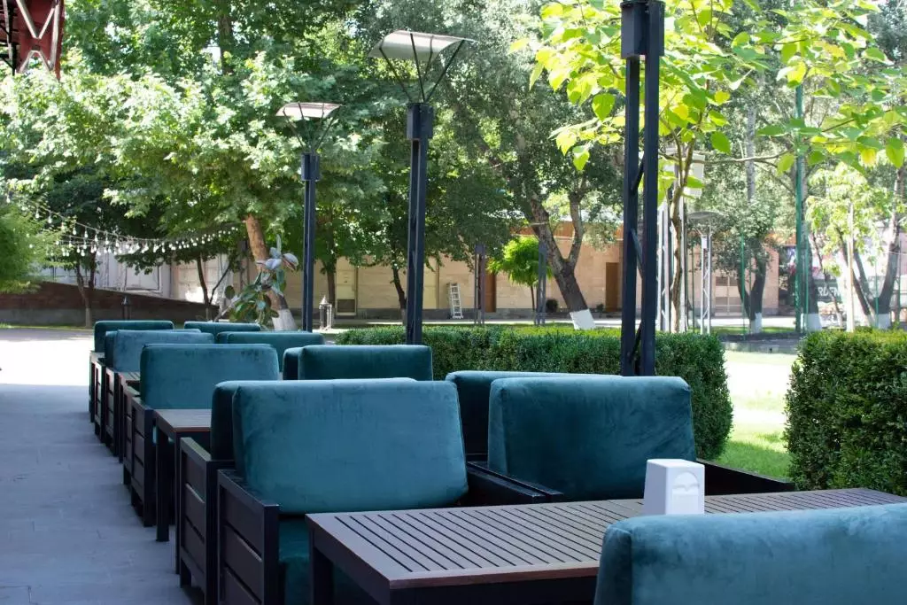 هتل رادیسون بی ال یو