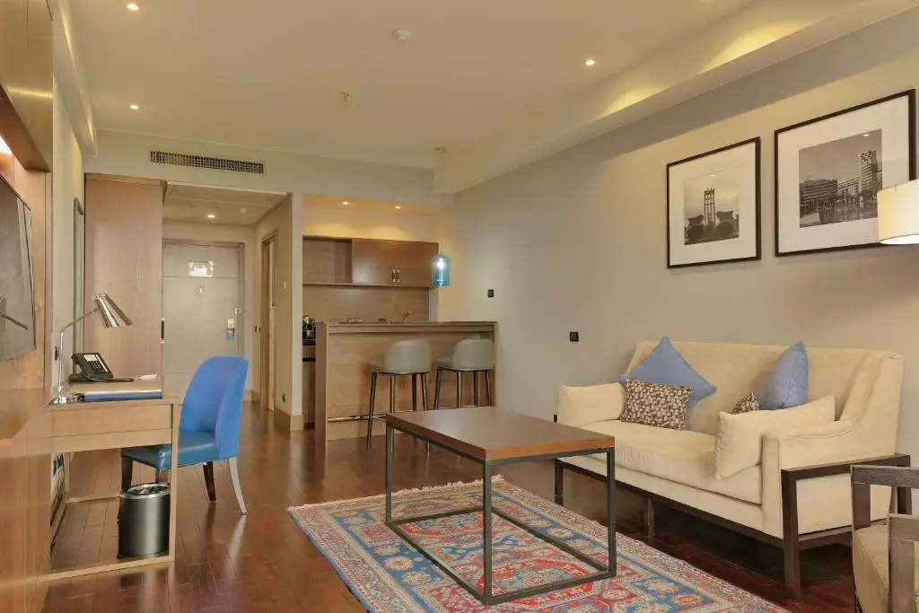 هتل رادیسون بی ال یو