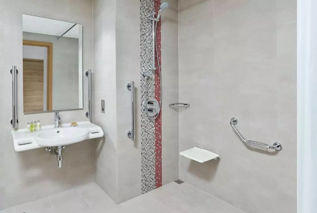 هیلتون گاردن این مسقط الخوویر