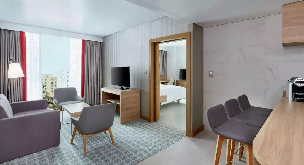 هیلتون گاردن این مسقط الخوویر