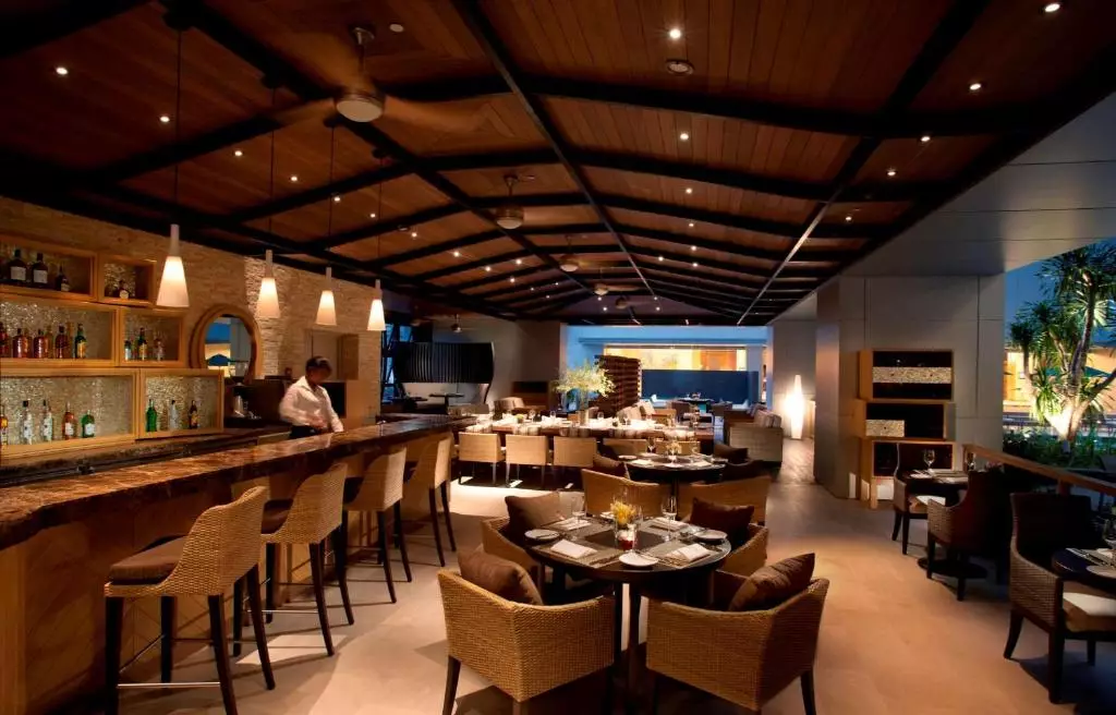 هتل دبل تری بای هیلتون