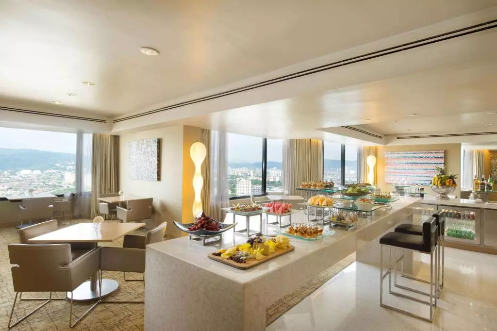 هتل دبل تری بای هیلتون