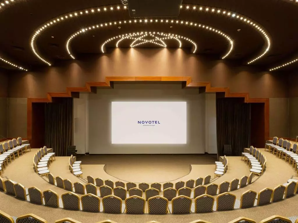 نووتل کانگرس کراسنایا پولیانا