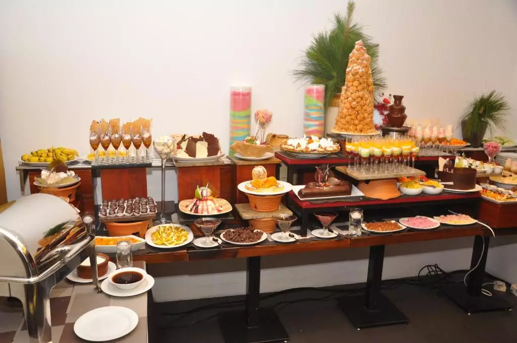 هتل ارلز ریجنت