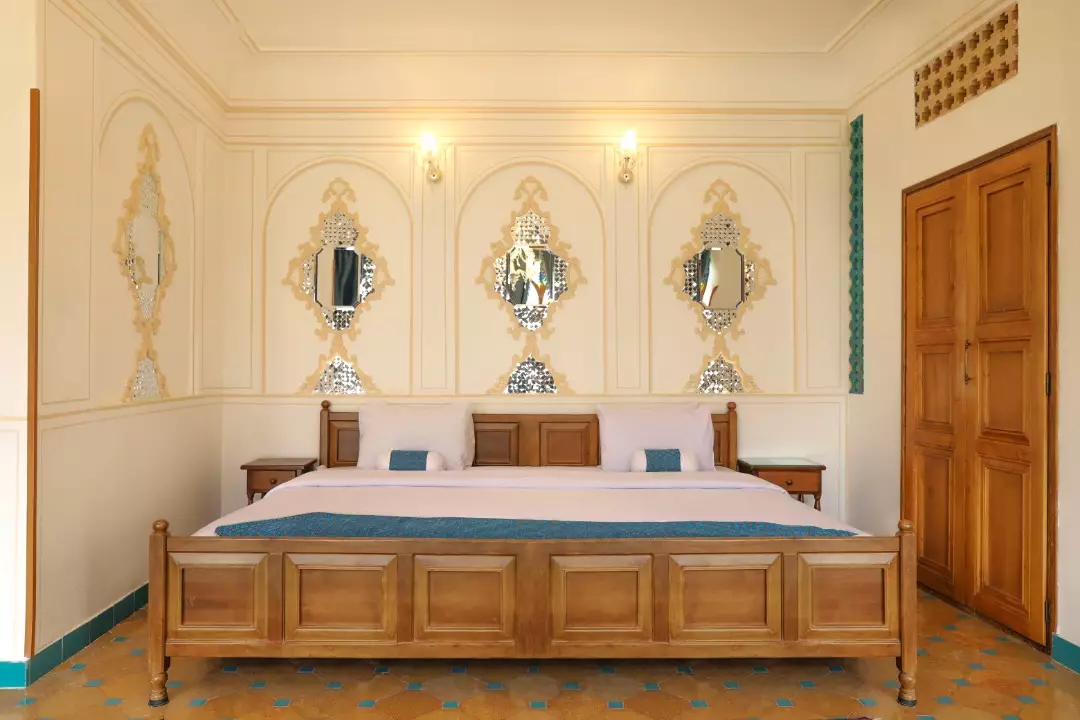 هتل قصر منشی