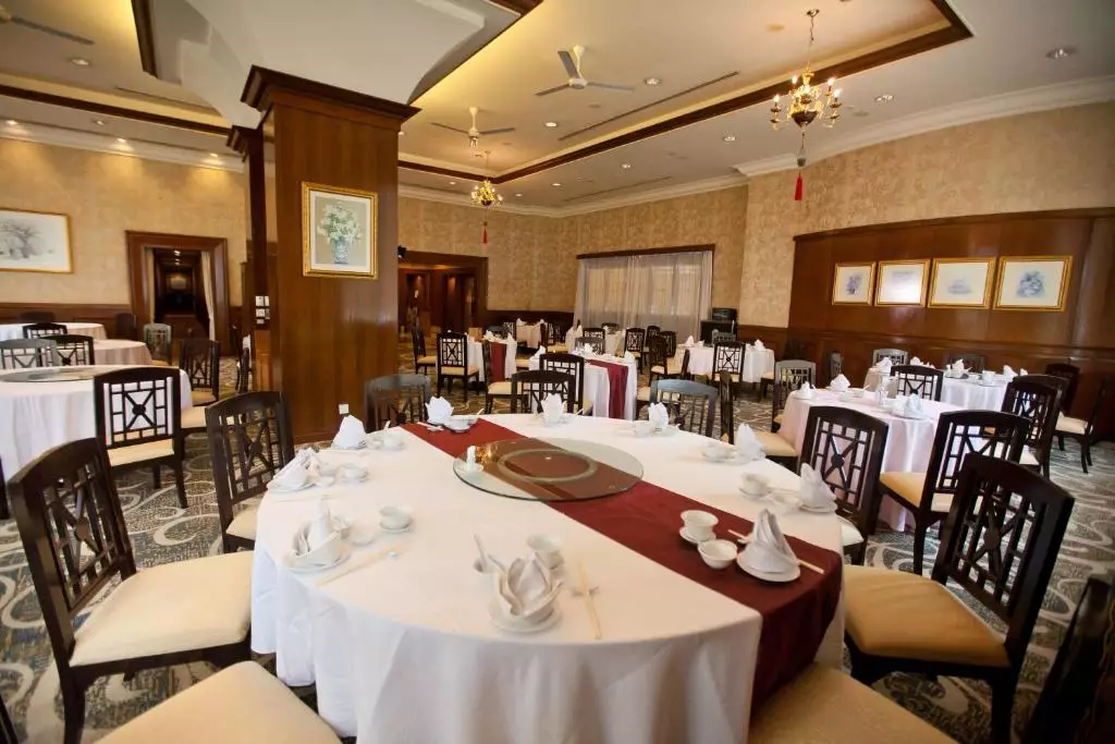 هتل اورگرین لارل