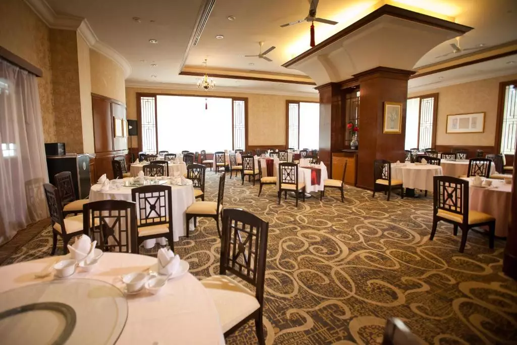 هتل اورگرین لارل