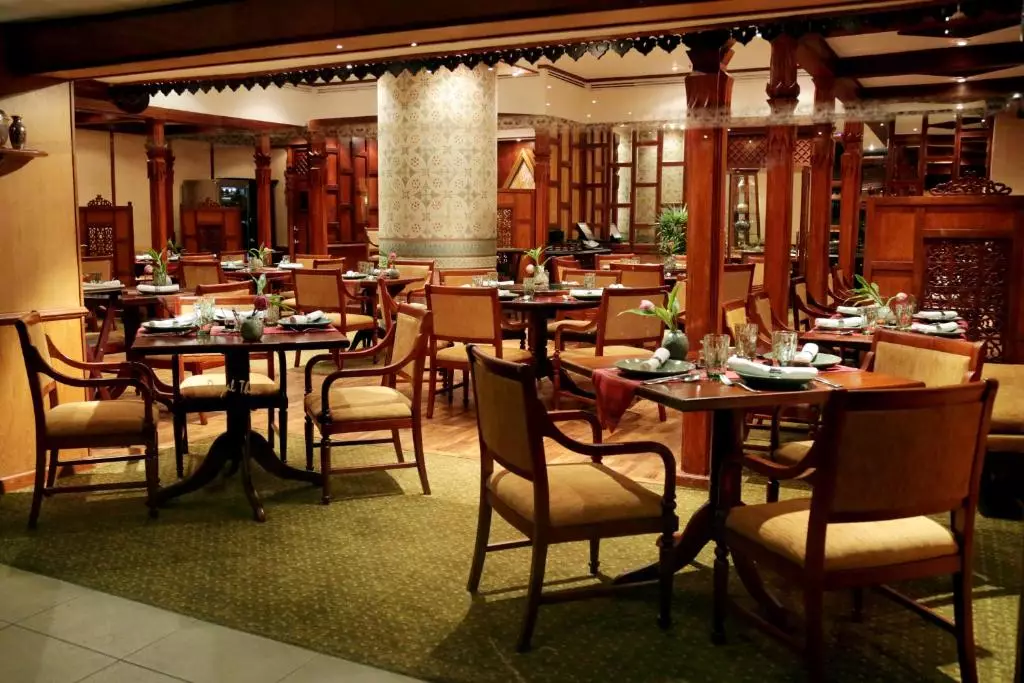 هتل سینامون لیک ساید کلمبو